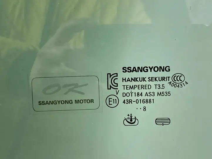 SsangYong Rexton (2017 - ) Стекло задней двери — фото 2