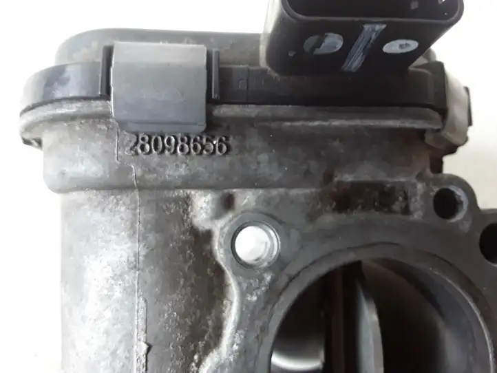 Volvo S60 (2010 - 2013) 28275019 Дроссельная заслонка — фото 2
