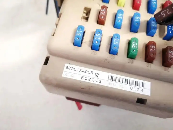 Subaru Tribeca (2007 - 2014)  82201xa00b Ящик предохранителей (комплект)