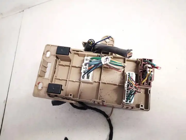 Subaru Tribeca (2007 - 2014)  82201xa00b Ящик предохранителей (комплект)