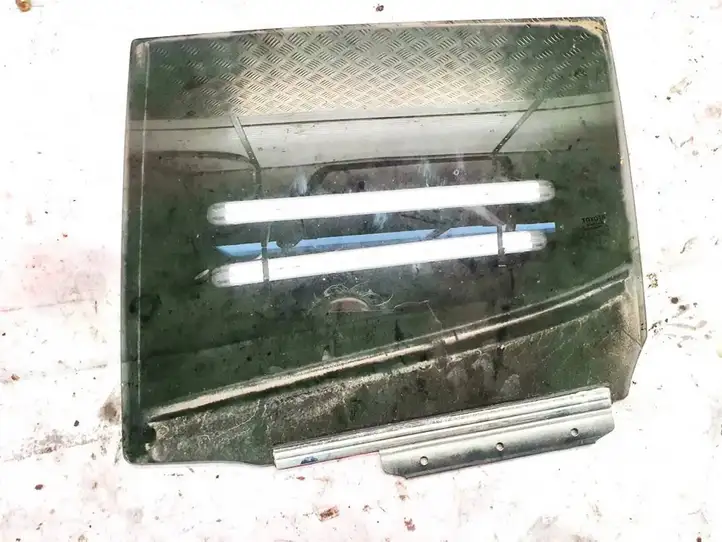 Toyota C-HR (2016 - 2022)   Основное стекло задних дверей