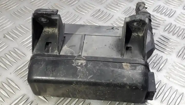 Toyota Avensis Verso (1995 - 2001) Блок предохранителей (комплект) — фото 2