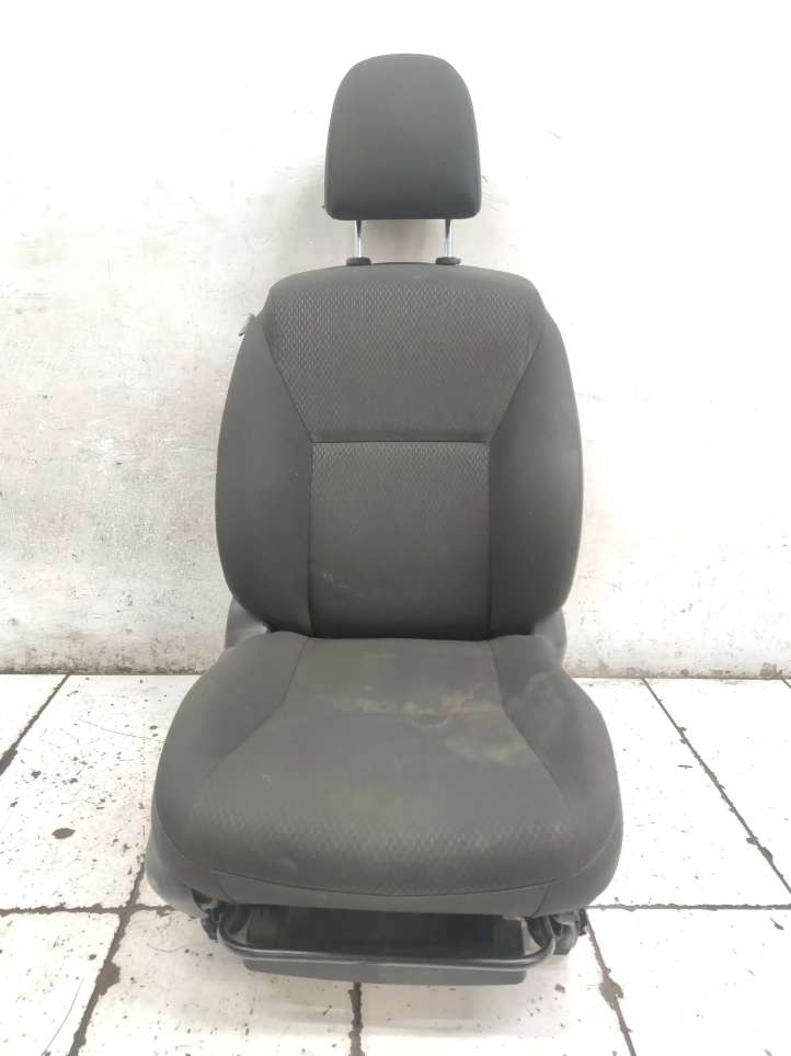 7175302020 Toyota Auris 150 Priekinė keleivio sėdynė