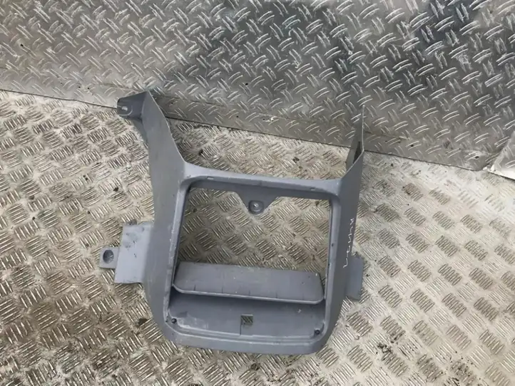 Toyota Avensis Verso (1995 - 2001) 5881044080 Прочие детали салона — фото 1