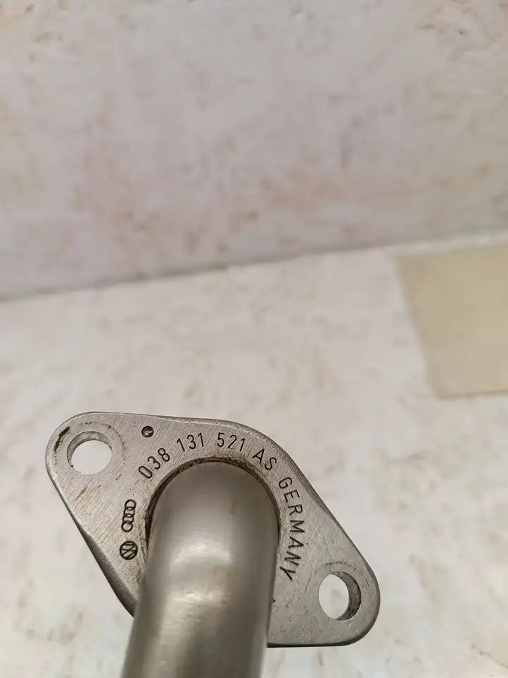 Volkswagen PASSAT B5.5 (2001 - 2005) 038131521AB Трубка EGR — фото 4