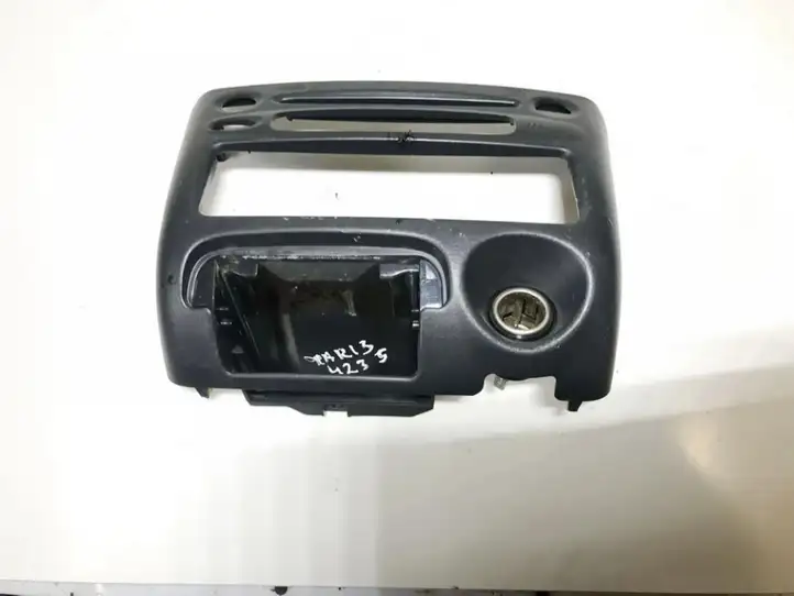Toyota Yaris Verso (1999 - 2005) 8622052020 Прочие детали салона — фото 1