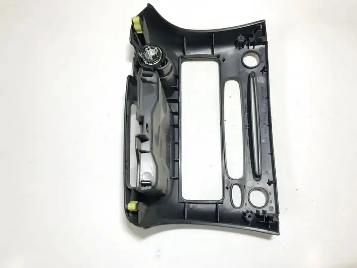 Toyota Yaris Verso (1999 - 2005) 8622052020 Прочие детали салона — фото 2