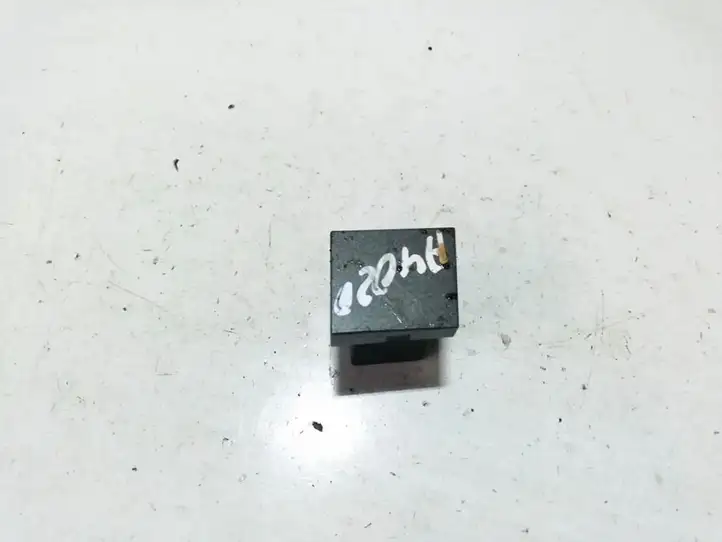 Opel Vectra C (2002 - 2005) 09185911 Прочие детали салона — фото 1