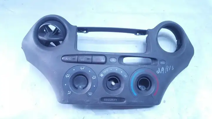 Toyota Yaris (1999 - 2003) 758268701 Прочие детали салона — фото 1