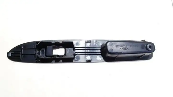 Toyota Avensis Verso (2004 - 2009) 7423144190 Прочие детали салона — фото 2