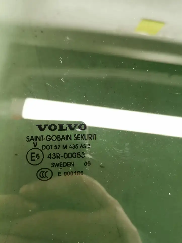 Volvo V70 (2007 - 2013) 43R00053 Стекло задней двери — фото 2