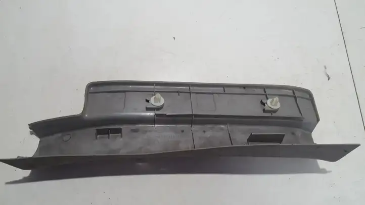 Nissan X-Trail T30 (2001 - 2007) H6115452300 Прочие детали салона — фото 2