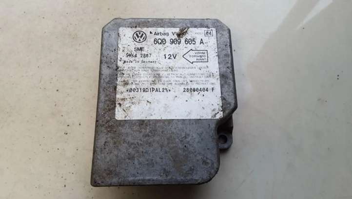 6q0909605a Volkswagen Golf IV Oro pagalvių valdymo blokas