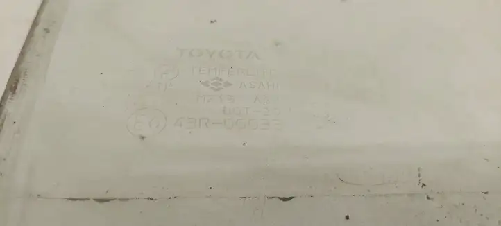 Toyota Avensis Verso (2004 - 2009) 43R00033 Стекло задней двери — фото 4