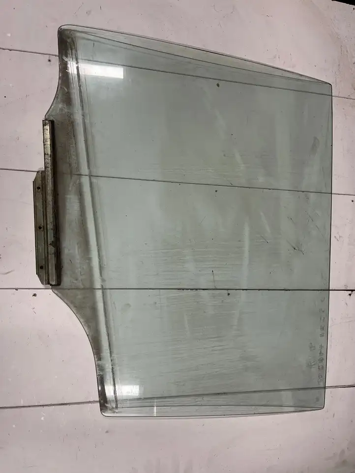 Toyota Corolla Verso AR10 (2004 - 2009) Стекло задней двери — фото 1
