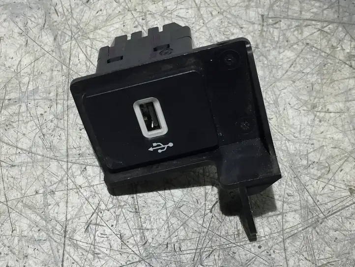 Ford Transit Courier (2014 - 2022) JK2T14F014AB USB разъем — фото 1
