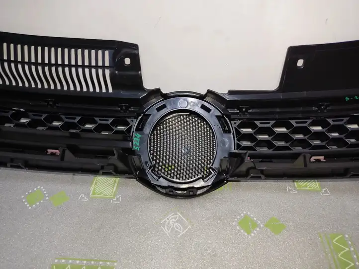 Volkswagen Golf VI (2009 - 2013) 5K0853651A Передняя решетка — фото 11
