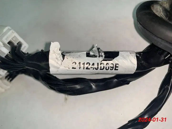 Nissan Qashqai (2006 - 2010) 24124JD09E Проводка передней двери — фото 2