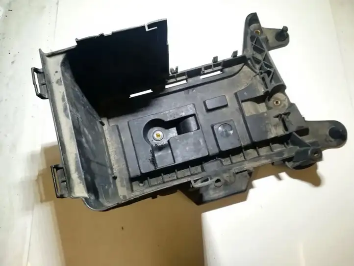 Audi A3/S3 8P (2003 - 2005) 1k0915333b Ящик аккумулятора — фото 1