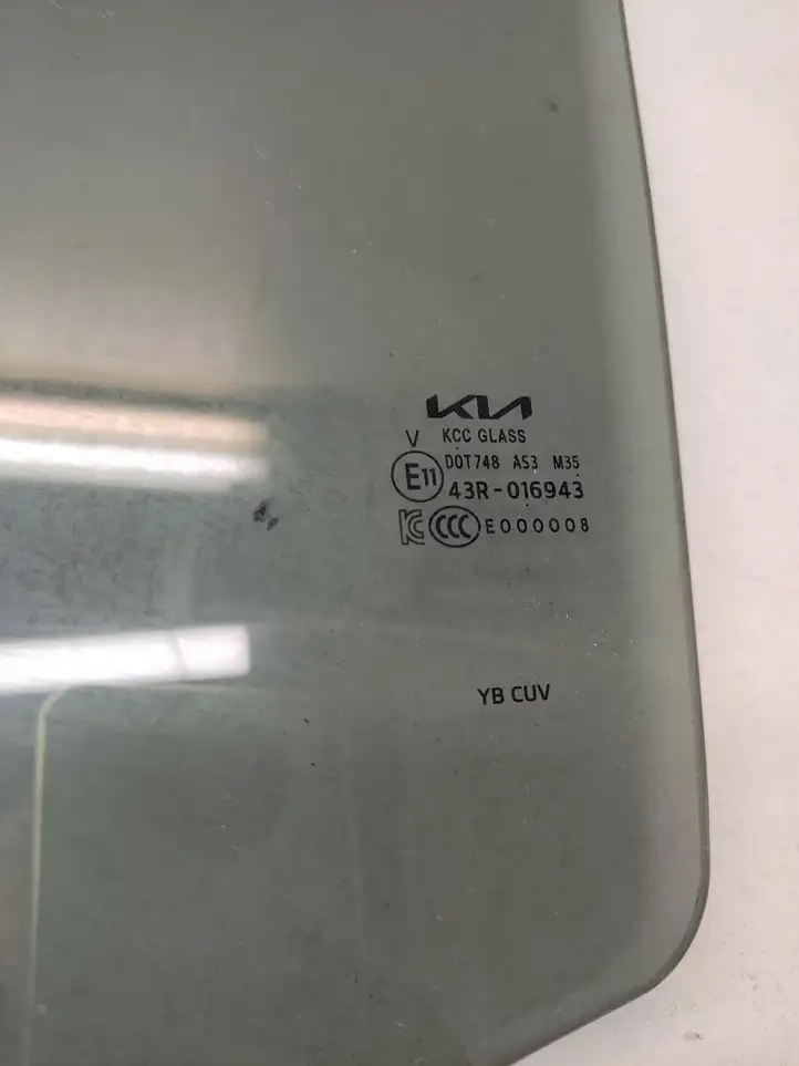 Kia Stonic (2017 - ) 43R016943 Стекло задней двери — фото 3