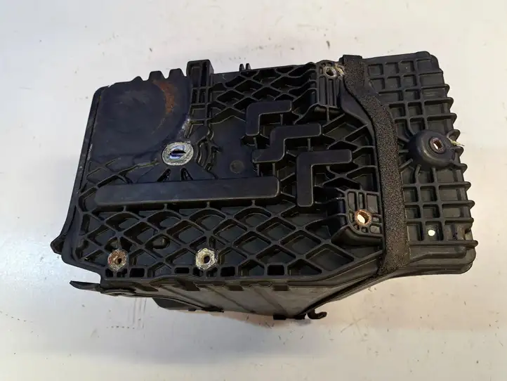 Volvo S60 (2013 - 2018) 31349472 Крышка ящика аккумулятора — фото 3