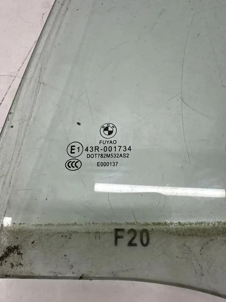 BMW 1 F20 F21 (2011 - 2019) Стекло задней двери — фото 2