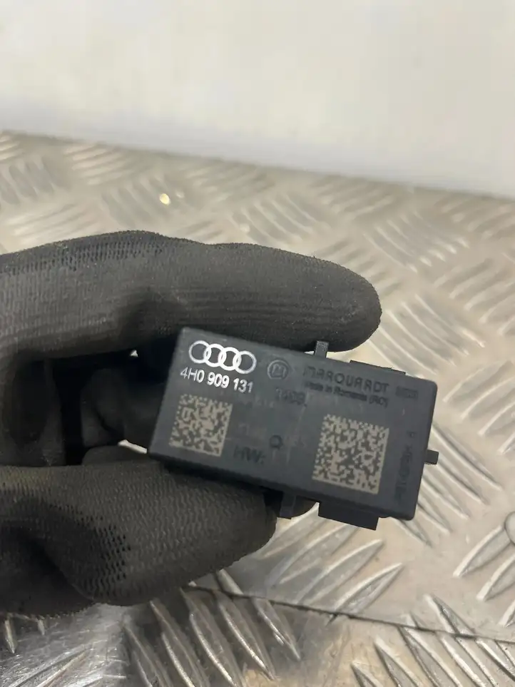 Audi A8 S8 D4 4H (2010 - 2014) 4H0909131 Блок бесключевого доступа — фото 3