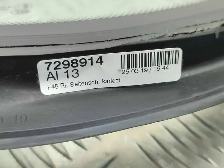BMW 2 F46 (2015 - ) 7298914 Заднее боковое стекло — фото 2