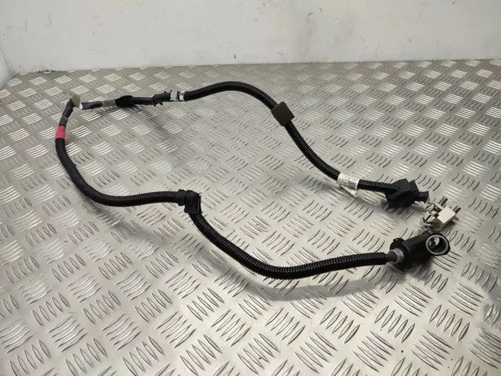 BMW 2 F46 (2015 - ) 623273110 Плюсовой провод аккумулятора — фото 1