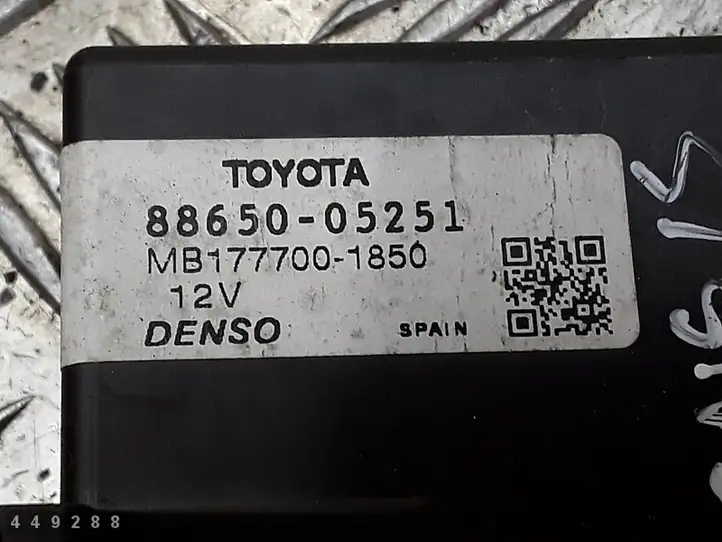 Toyota Avensis T270 (2009 - 2012) 8865005251 Модуль управления кондиционером — фото 4
