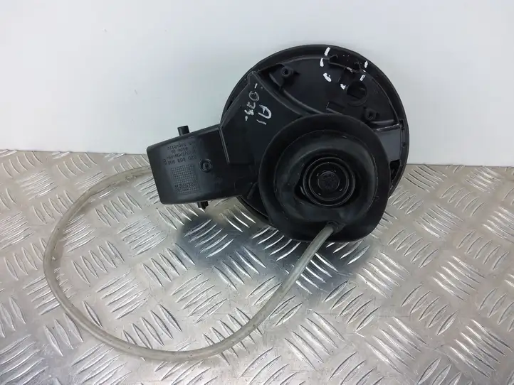 Audi A1 (2010 - 2014) 8X0809906 Крышка топливного бака — фото 3