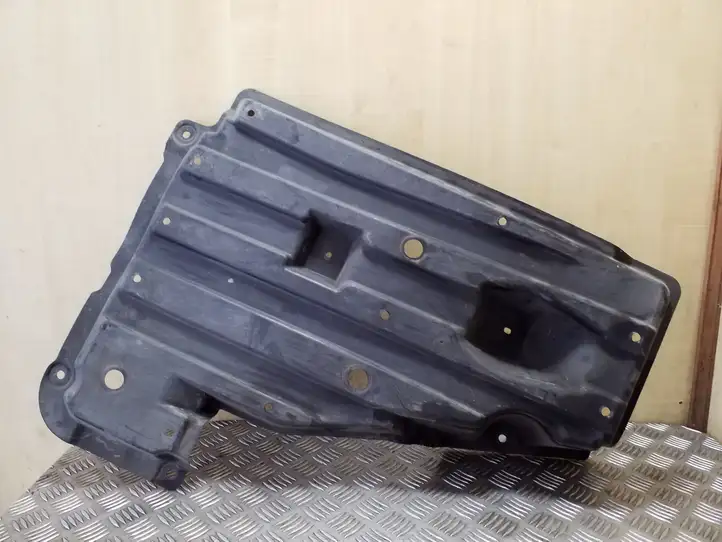 Toyota Corolla Verso AR10 (2004 - 2009) 583980F010 Защита топливного бака — фото 1