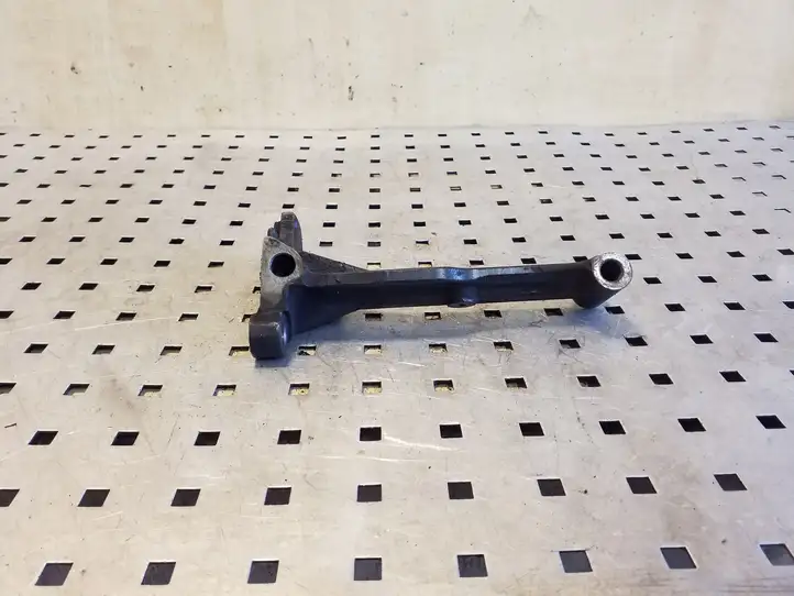 Toyota Corolla Verso E121 (2004 - 2007) 3311805010 Кронштейн двигателя — фото 4