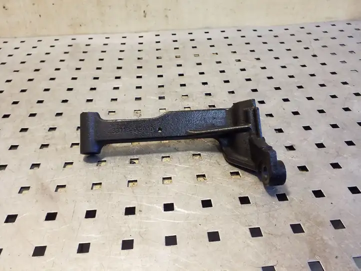 Toyota Corolla Verso E121 (2004 - 2007) 3311805010 Кронштейн двигателя — фото 1