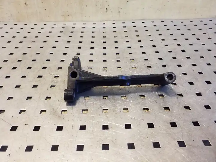 Toyota Corolla Verso E121 (2004 - 2007) 3311805010 Кронштейн двигателя — фото 3