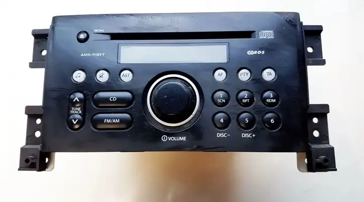 Suzuki Grand Vitara II (2005 - 2008) Магнитола / мультимедийная система — фото 1