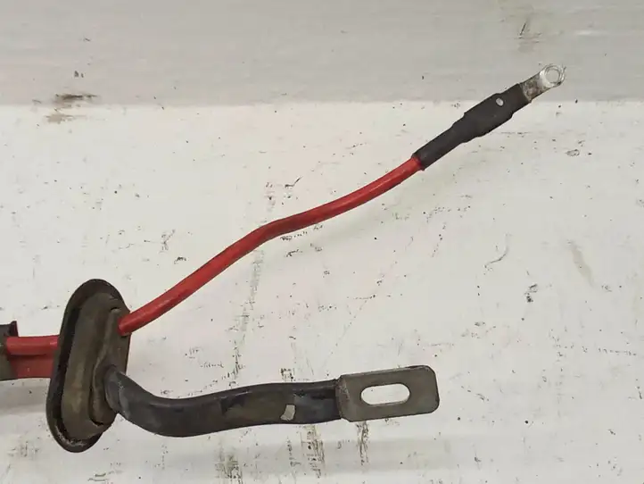 BMW 3 F30 F35 F31 (2012 - 2018) 15974510 Плюсовой провод аккумулятора — фото 2