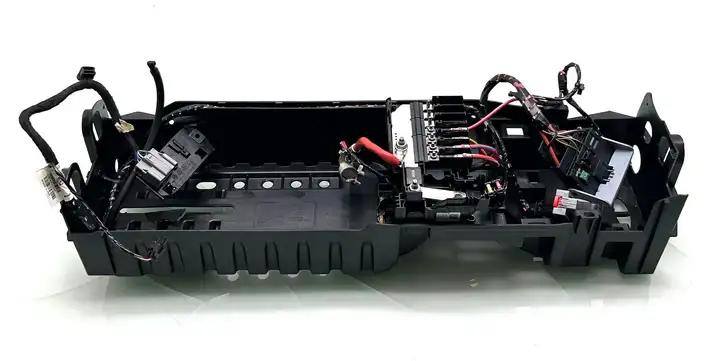 Opel Astra K (2015 - 2020) 525230582 Плюсовой провод аккумулятора — фото 1