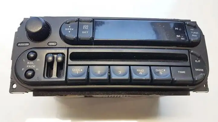 Dodge Neon (1999 - 2005) P56038589AL Магнитола / мультимедийная система — фото 1