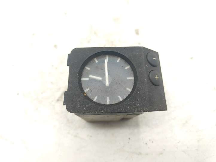 62131387414 BMW 3 E36 Laikrodis