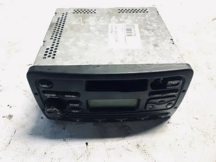 Ford Focus (1998 - 2004) XS4F18C838AB Магнитола / мультимедийная система — фото 1