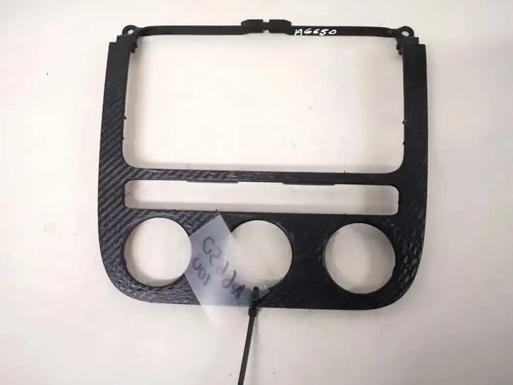 Volkswagen Golf V (2003 - 2009)  1k0858071a Другая деталь салона