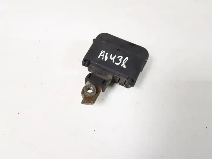 Audi A6 S6 C5 4B (2001 - 2004) 8z0941822c Плюсовой провод аккумулятора — фото 1