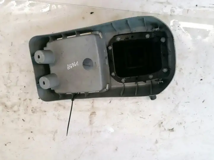 Toyota Previa (XR30, XR40) II (2000 - 2006) 5881028300 Прочие детали салона — фото 3