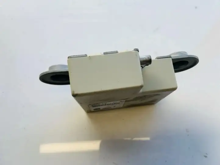 BMW 5 E60 E61 (2004 - 2010) 693502401 Блок управления антеннами — фото 2