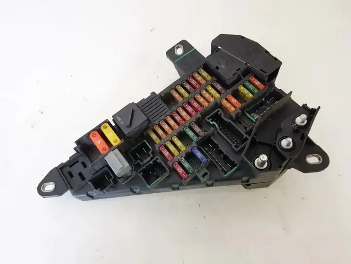BMW 5 E60 E61 (2004 - 2010) 690660105 Блок предохранителей (комплект) — фото 1