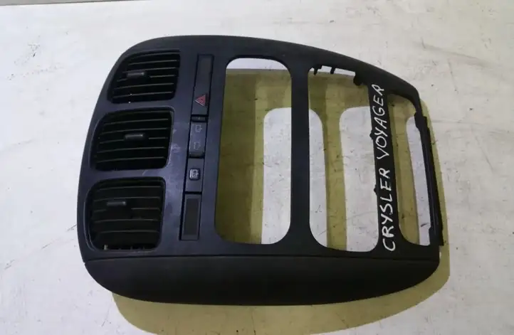 Dodge Grand Caravan (1998 - 2007) 05009035aa Прочие детали салона — фото 1