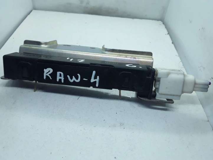 8999742010 Toyota RAV 4 (XA40) Radio antena