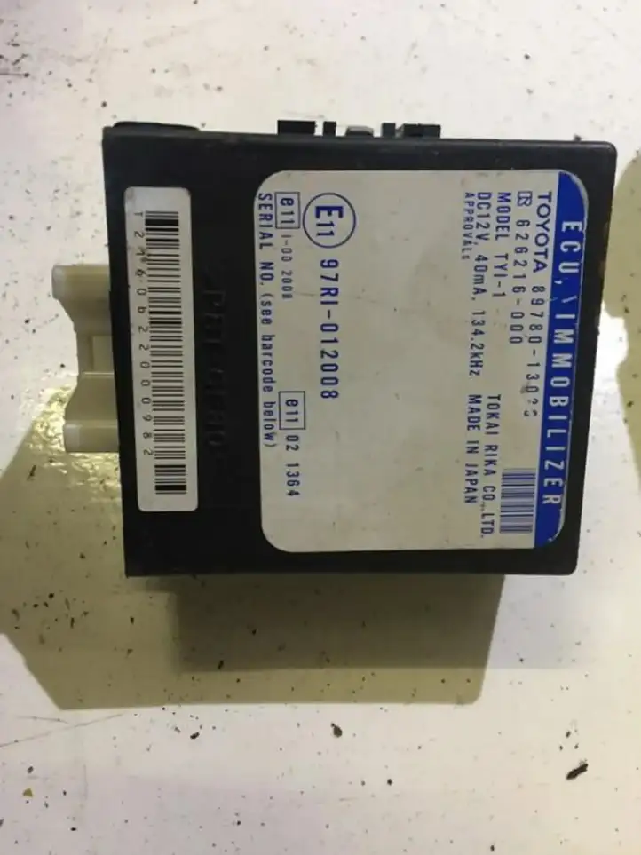 Toyota Corolla Verso E121 (2001 - 2004) 8978013020 Блок иммобилайзера — фото 1