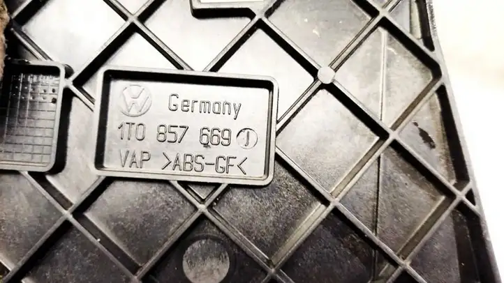 Volkswagen Touran I (2003 - 2010) 1T0857669 Прочие детали салона — фото 3